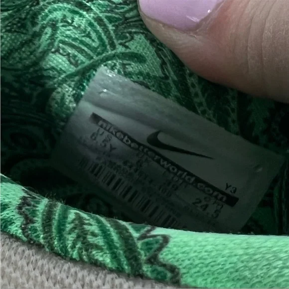 Nike Air Lebron Green White Lace up Athletic Shoes Size 6.5 Y - Picture 10 of 11